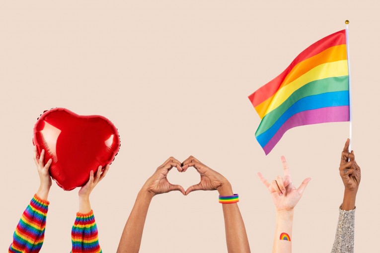 Flirter et discuter avec des personnes LGBTQIA+ : 5 applications mobiles